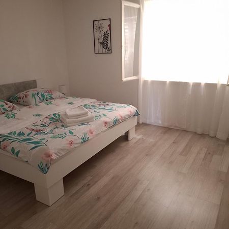 Apartment "None" Makarska Zewnętrze zdjęcie