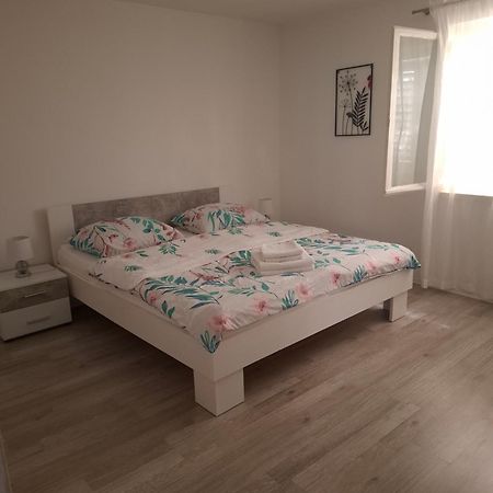 Apartment "None" Makarska Zewnętrze zdjęcie