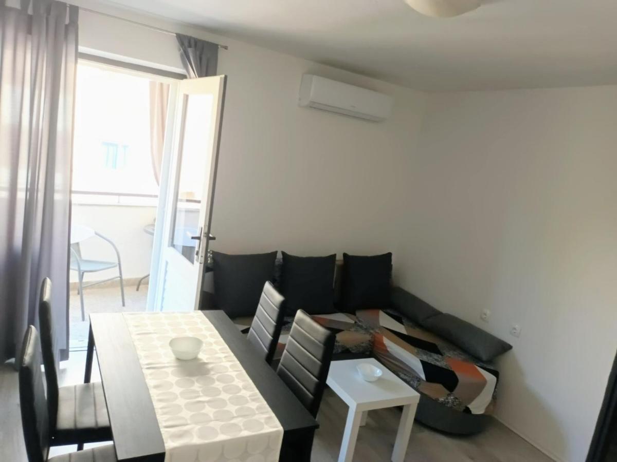Apartment "None" Makarska Zewnętrze zdjęcie