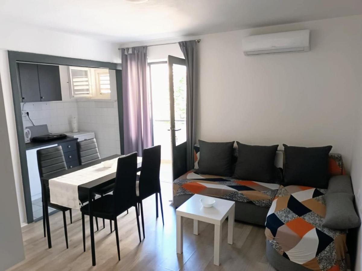 Apartment "None" Makarska Zewnętrze zdjęcie