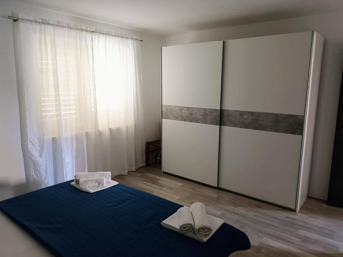 Apartment "None" Makarska Zewnętrze zdjęcie